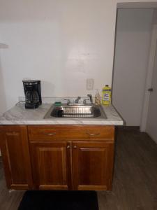 Downtown Taylor Private Entry Room 1