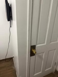 Downtown Taylor Private Entry Room 1