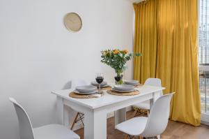 Lumina comfy 4-room apartment near the city center