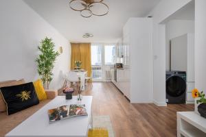 Lumina comfy 4-room apartment near the city center