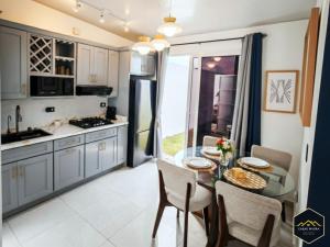 Casa Brisa Volcanica - Residencial Nueva San Miguel with AC