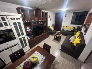 Habitación privada en departamento habitado, IDEAL para venir a conciertos, y a 15 minutos caminando del Estadio GNP, del Palacio de los Deportes, del Autódromo y del Metro Velódromo