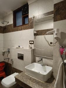 King Castle Mcleodganj-centrally heated and air cooled- Near MALL Road - Free Parking