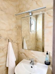 Avra Yard Suites