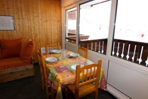 Résidence Olympic - JOLI APPARTEMENT 4 PERSONNES, PIED AUX PISTES AVEC SUPERBE VUE. SALLE DE BAIN ENTIEREMENT REFAITE A NEUF ! MAE-7669