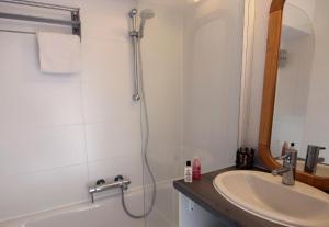 Résidence Reine Blanche - APPARTEMENT CHARMANT ET BIEN EQUIPE POUR 4 PERSONNES ENTREE DE STATION MAE-7702
