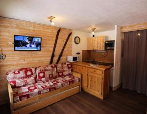 Résidence Neves - CHARMANT STUDIO 4 PERSONNES DANS LE QUARTIER ANIME DE LA STATION MAE-7704