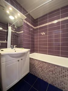 Résidence Roc De Peclet 1 - VAL THORENS location: Studio pour 4 personnes en bordure de pistes MAE-9038