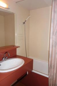 Résidence Roche Blanche - STUDIO EN CENTRE STATION POUR 2 PERSONNES MAE-7796