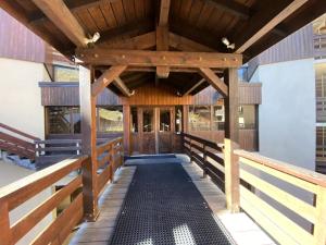 Résidence Reine Blanche - Val Thorens location: appartement avec chambre, balcon au sud, bordure de pistes MAE-9052