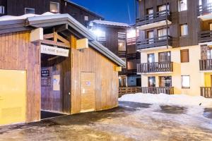 Résidence Reine Blanche - Val Thorens location: appartement avec chambre, balcon au sud, bordure de pistes MAE-9052