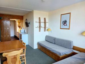 Résidence Belles Challes - Studio 4 personnes à Arc 1800 skis aux pieds et proche des commerces dans le village du Charvet MAE-1799