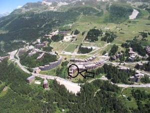 Résidence Armoise - Studio 3 personnes à Arc 1800 en centre station, proche des pistes et des commerces, dans le village des Villards MAE-1847