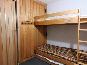 Résidence Lauzieres - Studio 5 personnes skis aux pieds et proche des commerces dans le village du Charvet à Arc 1800 MAE-1924