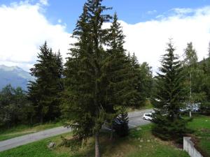 Résidence Lauzieres - Studio 5 personnes skis aux pieds et proche des commerces dans le village du Charvet à Arc 1800 MAE-1938
