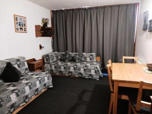 Résidence Tournavelles - Studio 3 personnes au pied des pistes et des commerces, proche de lESF et de la garderie dans le village des Villards à Arc 180 MAE-1984