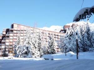 Résidence Belles Challes - Studio 4 personnes à Arc 1800 skis aux pieds et proche des commerces dans le village du Charvet MAE-2200