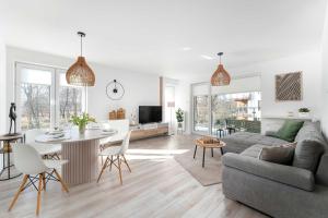 Rodzinny Apartament SeaVibe z Dostępem do Parkingu Sauny oraz Siłowni by Noclegi Renters