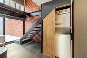 A few steps from the CAS in the Americana