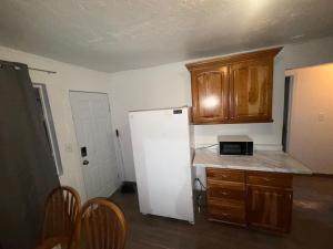 Downtown Taylor Room 5