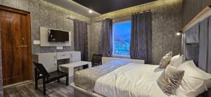 Hotel Heaven Heights