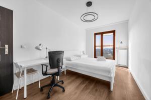 Melody Park Spacious Apartment by BookingHost