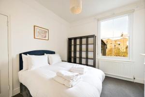 Argyl - Bright 3 Bedroom Home in Shepherds Bush