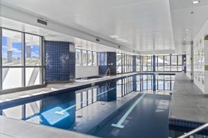 Central Brisbane Stay with Gym and Pool Access