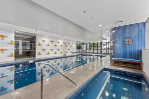 Central Brisbane Stay with Gym and Pool Access