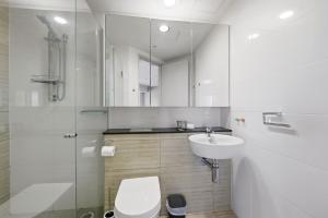 Central Brisbane Stay with Gym and Pool Access