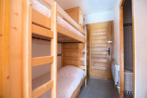 Résidence Les Arolles - Studio cabine 45 personnes exposé Sud MAE-8194
