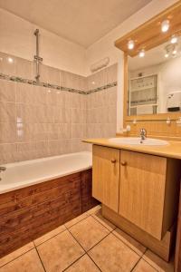 Résidence Le Schuss 1 - Appartement sur le front de neige des Evettes MAE-2734