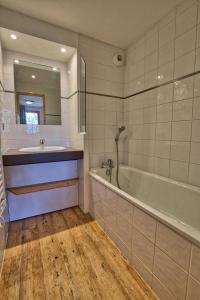 Résidence Les Belles Roches - Appartement six personnes au centre du village MAE-2994