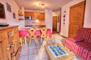 Résidence Les Oursons - Appartement typique au pied des pistes du Mont Rond MAE-3034