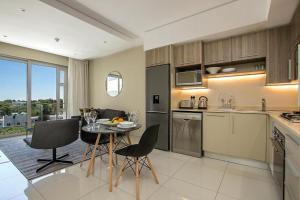 607 Tyrwhitt Luxury Apartment in Rosebank