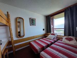 Résidence Nova - Bel appartement 2 pièces pour 5 personnes avec un très belle vue sur la vallée, au centre de la station dArc 1800 dans le villa MAE-2754