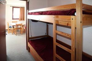 Résidence Pic Vert - départ skis aux pieds MAE-8494