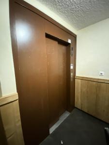 Résidence Schuss - VAL THORENS location: appartement de 35 m2 avec grand balcon sud ouest MAE-9894