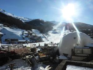 Résidence Les Carlines - Grand studio de 4 personnes en coeur de station vue pistes MAE-3704
