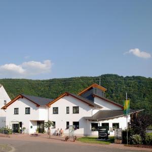 Weingut-Destillerie Herbert Zisch