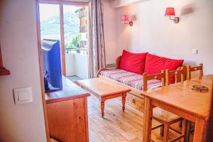 Résidence Les Eglantines - 2 pièces 6 personnes place centrale les Orres 1800 MAE-4824