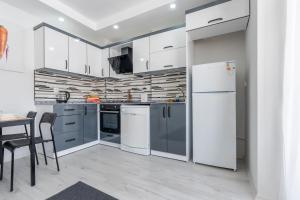 25-Hadrian Kapısı Kaleiçi 5 Dakika Rezidans