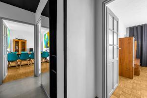 Warszawa Wileńska Skyline View Apartment by BookingHost