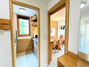 Résidence Chaviere - Ski aux pieds, appartement pour 5 personnes tout en bois au coeur des Ménuires MAE-4924