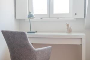 Upper Story 1BR AC and Workspace