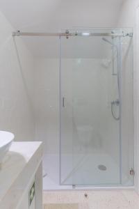 Upper Story 1BR AC and Workspace