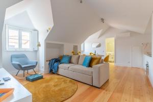 Upper Story 1BR AC and Workspace