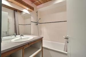 Résidence Grand Bois A - CONFORTABLE 2 PIECES, SKIS AUX PIEDS ET PROCHE DES COMMERCES MAE-2134