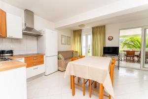 Big balcony apartment with sea view, 2 BDR, 06