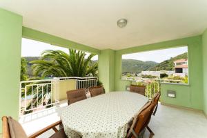 Big balcony apartment with sea view, 2 BDR, 06